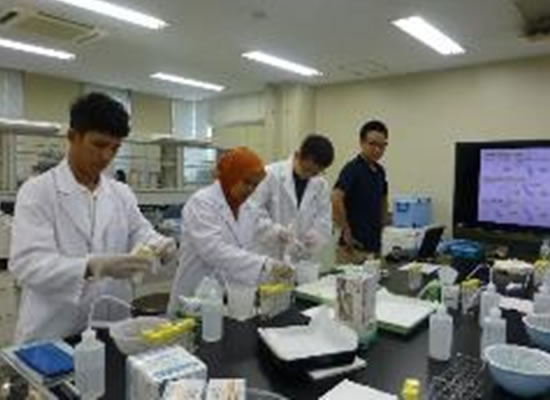 (Dedicated) Laboratory for Trainees